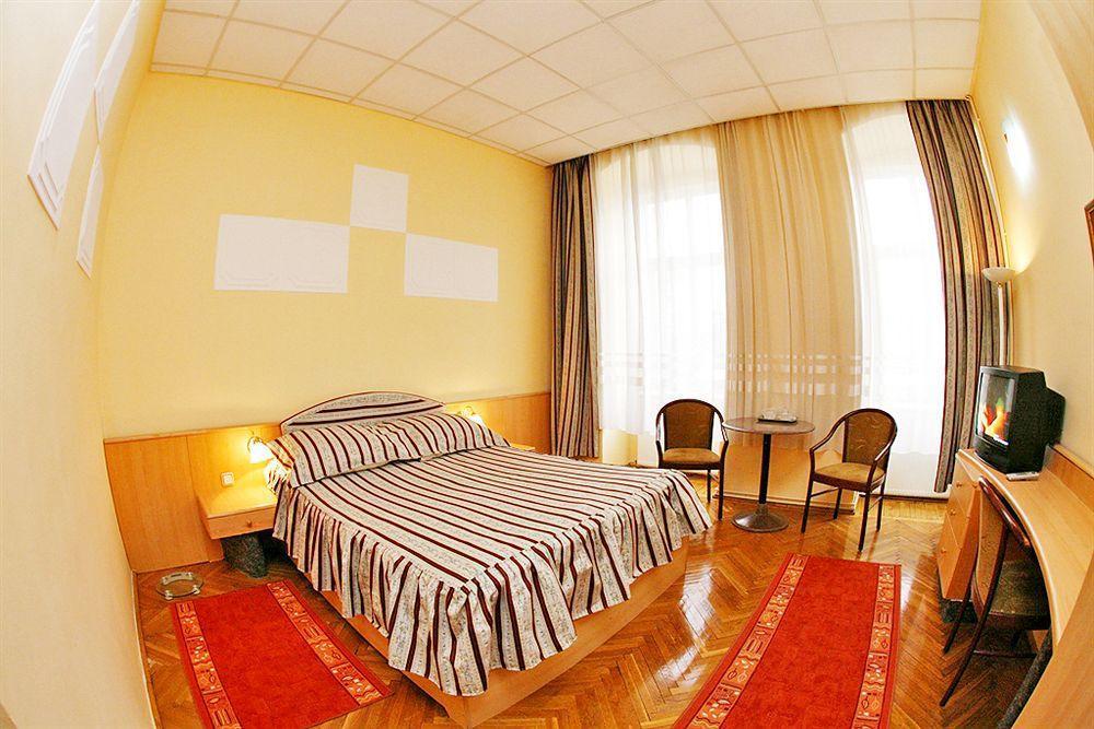 Hotel Melody Central Cluj-Napoca Exterior foto